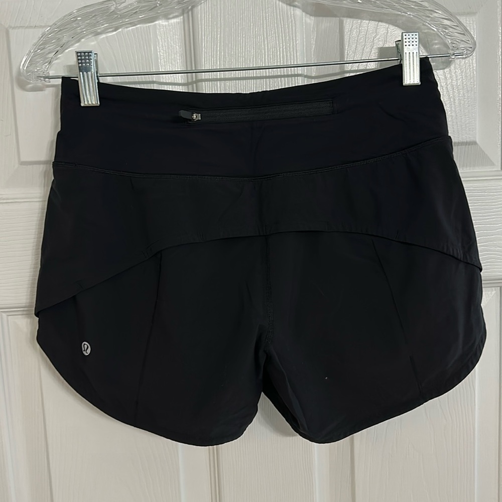 Lululemon shorts (black)